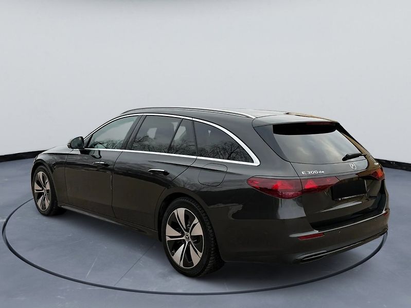 Mercedes-Benz Třídy E 300de 4M Avantgarde 360 Taž - fotka 7 z 24