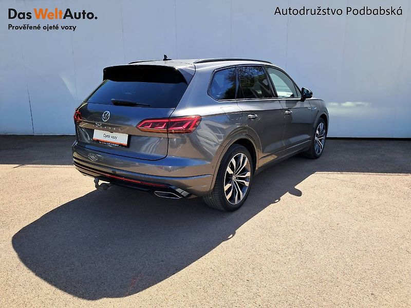 Volkswagen Touareg (2018) VW R-Line V6 3.0 TDI / 210 kW - fotka 2 z 29