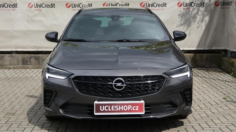 Opel Insignia ST 2,0 T 4x4 GSi - fotka 2 z 27