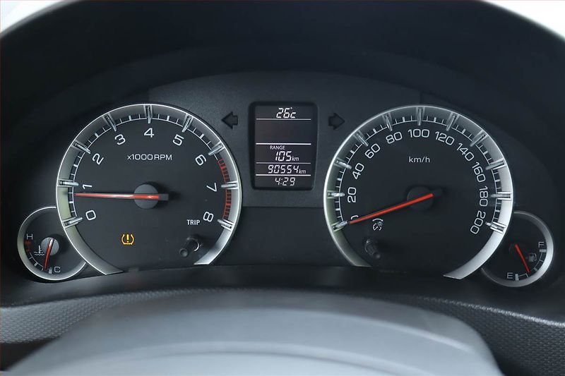 Suzuki Swift (2015) 1.2, Tempomat, Park. senzory - fotka 11 z 17