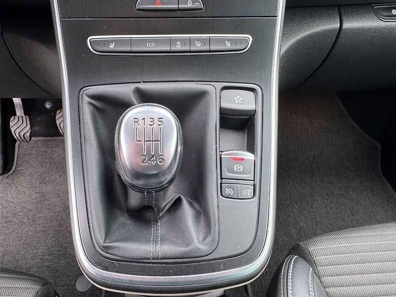 Renault Scénic 1.7 dCi 88 kW navi. serviska - fotka 16 z 24