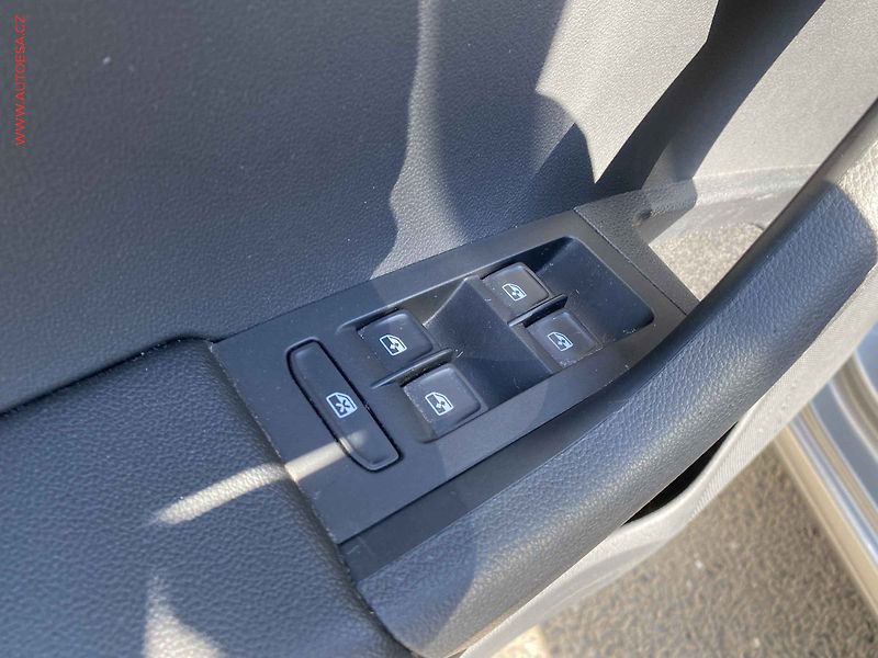 Škoda Octavia (2019) 1.5 TGi, Style, DSG, LED - fotka 13 z 19