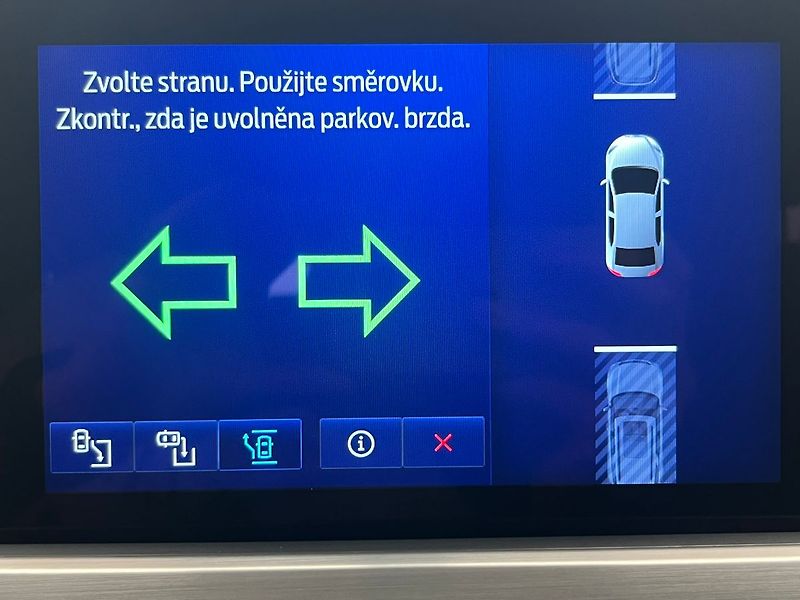 Ford Kuga 2.5 HEV 4X4 REZERVOVÁNO - fotka 23 z 70