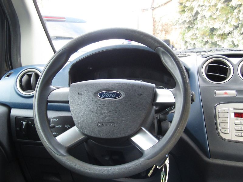 Ford Tourneo Connect (2010) 1.8 TDCi 81kW BEZ DPF - fotka 17 z 34