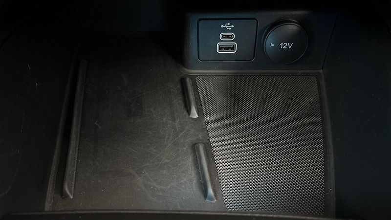 Ford Kuga 1.5 Ecoboost Titanium - fotka 21 z 26