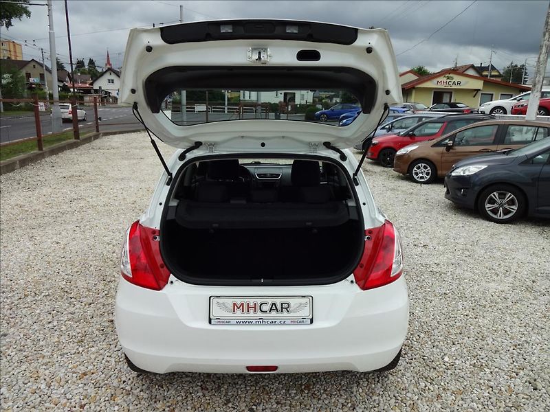 Suzuki Swift 1.2i16V NOVÉ ROZVODY - fotka 22 z 47