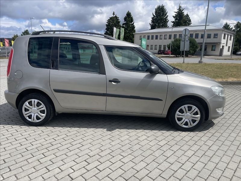 Škoda Roomster 1,2 TSi 63kw Ambiente Klima ES - fotka 5 z 27