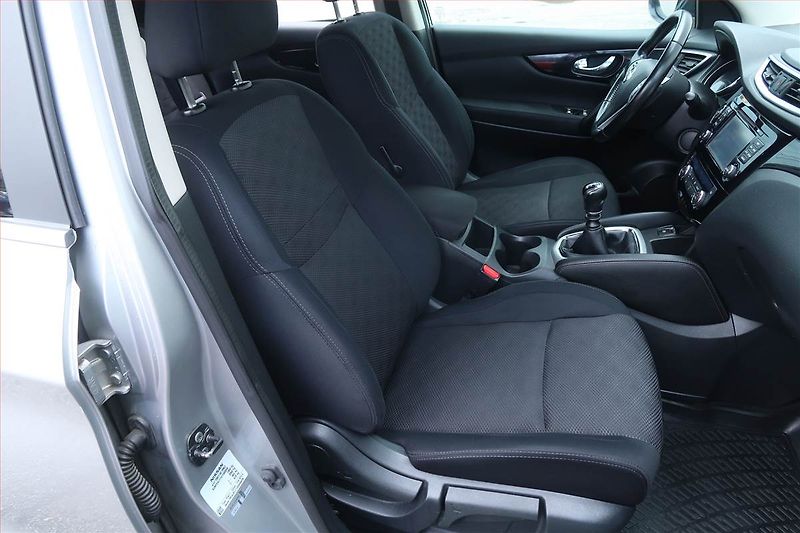 Nissan Qashqai (2016) 1.2 DIG-T, Serv.kniha, Navi - fotka 9 z 23