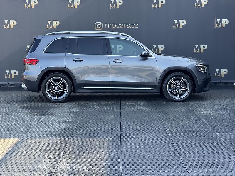 Mercedes-Benz GLB (2019) 200d 4Matic, AMG Line Head-up  - fotka 4 z 51