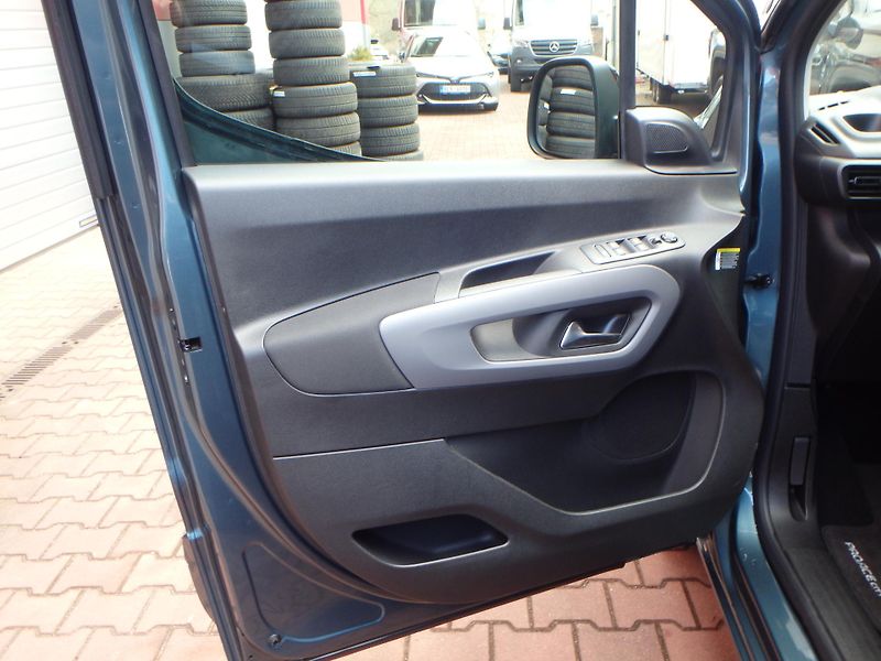 Toyota ProAce City Verso Family 1.5 d 130-Long,8aut. - fotka 8 z 23