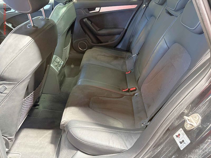 Audi A4 (2010) 2.0 TDi, S-line, bixen, +ALU - fotka 10 z 19
