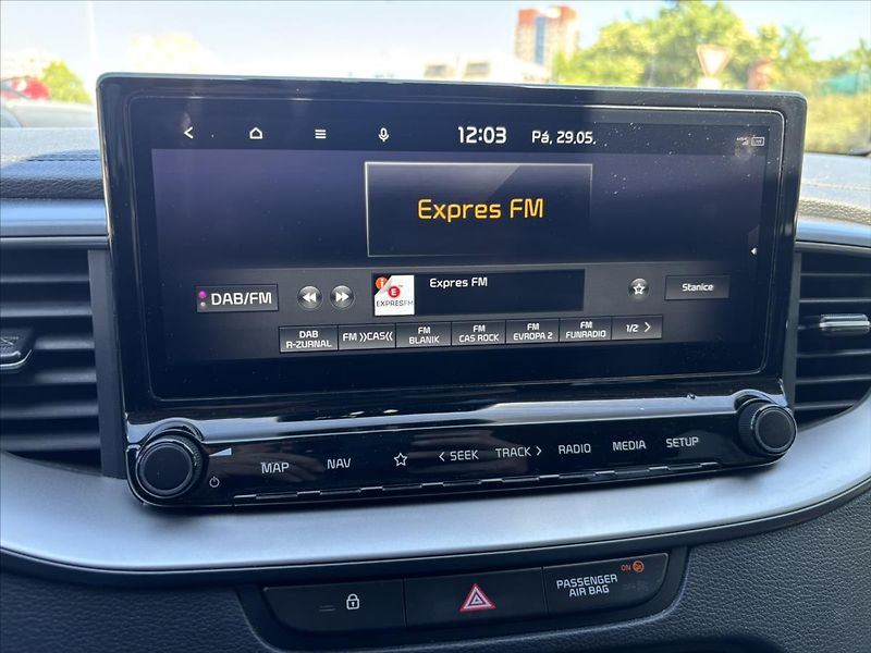 Kia Ceed 1,5 TGDi 118kW AT TOP KAMERA - fotka 22 z 43
