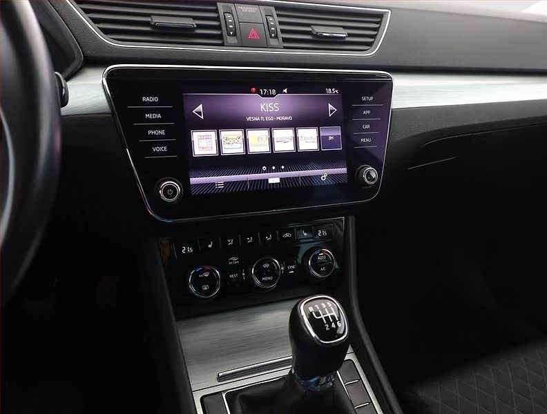 Škoda Superb (2020) 2.0 TDI, Serv.kniha, Tempomat - fotka 10 z 17