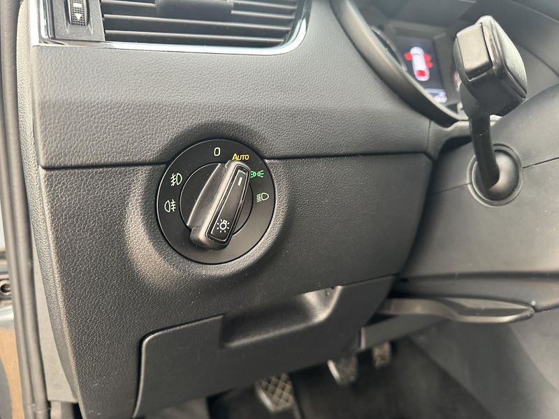 Škoda Octavia 1.6tdi*85kw*Manuál*Kůže*LED* - fotka 9 z 34