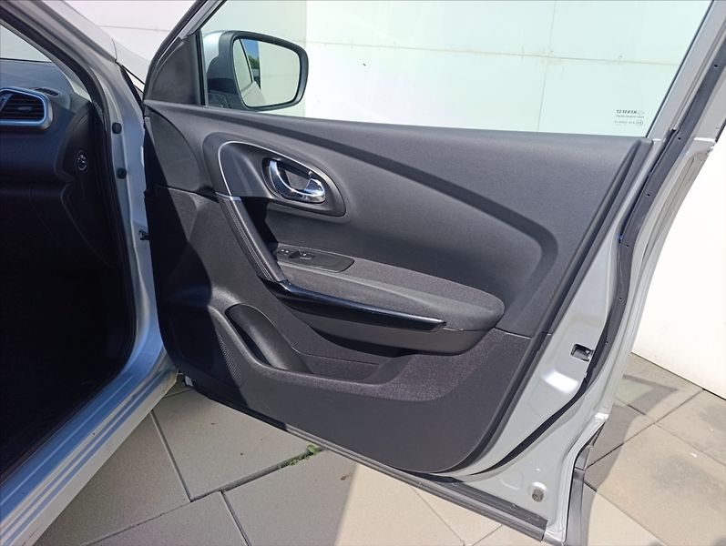 Renault Kadjar 1,5 DCi Kamera Navi Aut.klima - fotka 25 z 34