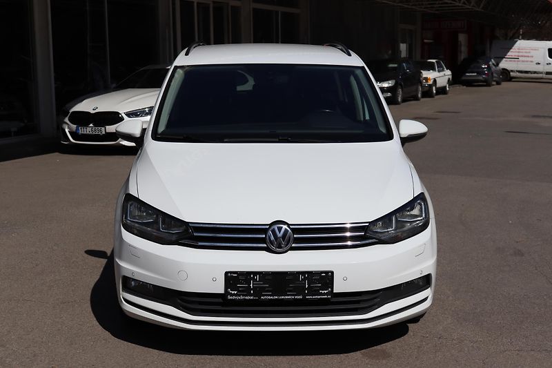 Volkswagen Touran 2.0TDI DSG 110kW - fotka 2 z 50