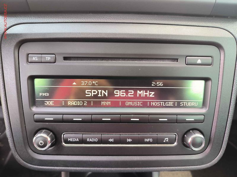 Škoda Roomster (2013) 1.6 TDi, Elegance, panor, TZ - fotka 11 z 15