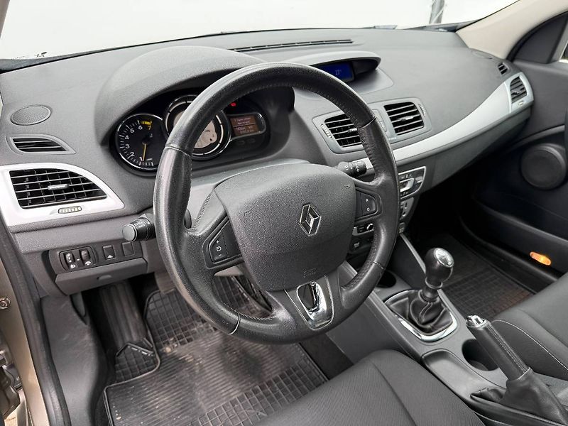 Renault Mégane (2013) 1.6 16V 81 kW Limited - fotka 8 z 20