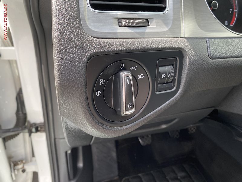 Volkswagen Golf (2015) 1.4TSi, 1.maj,ČR, servis - fotka 14 z 15