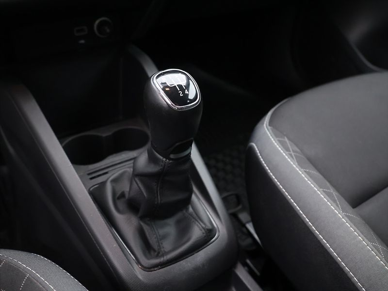 Škoda Fabia 1,0 TSI 70kW Ambition CZ DPH - fotka 23 z 32