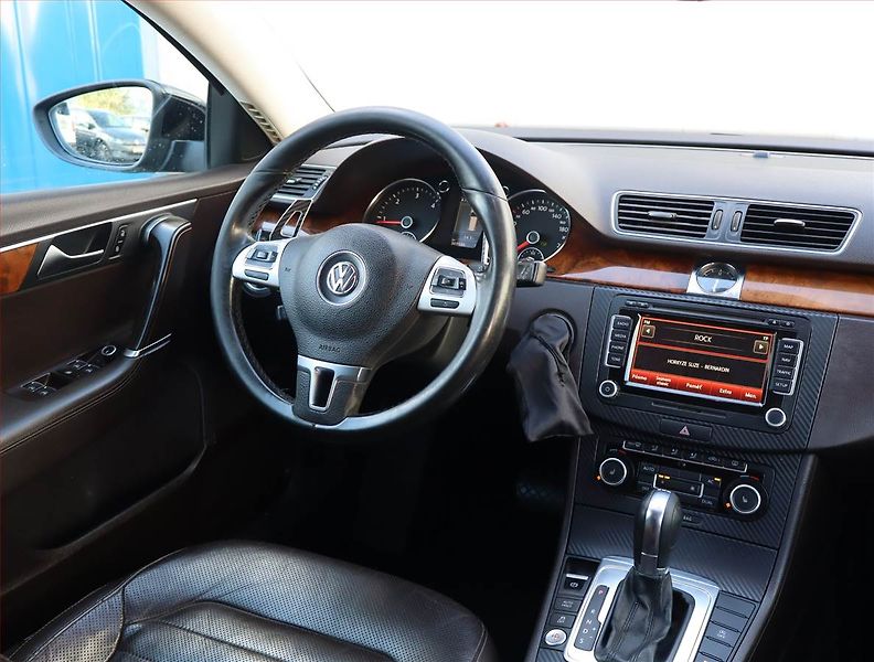 Volkswagen Passat (2011) 2.0 TDI, 4X4, Automat, Navi - fotka 7 z 20