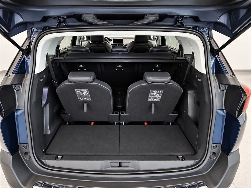Peugeot 5008 1,6 7 míst/Tažné/Aut/Navi - fotka 17 z 18