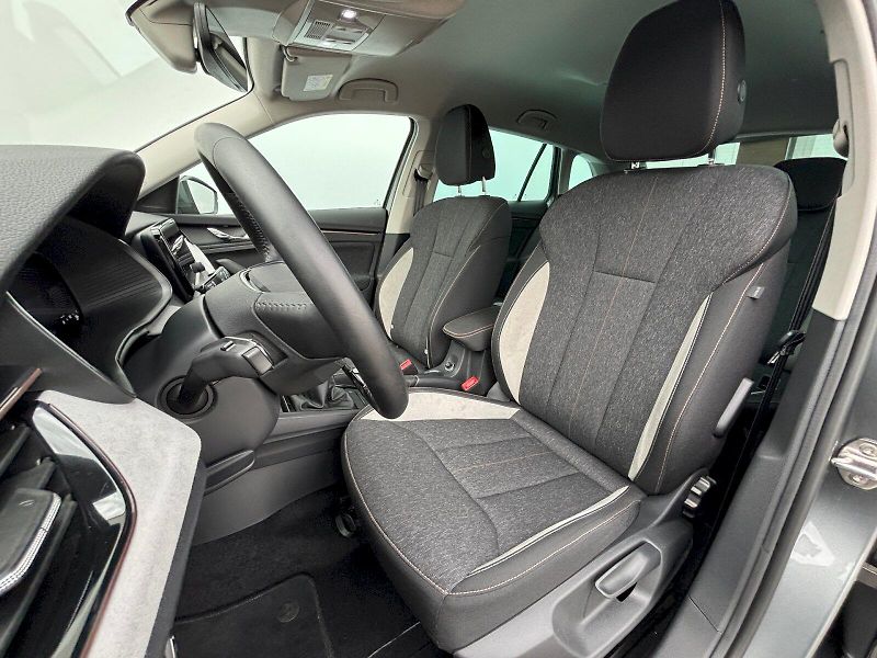 Škoda Scala (2025) 1.0 TSI 85kW Selection - fotka 6 z 35