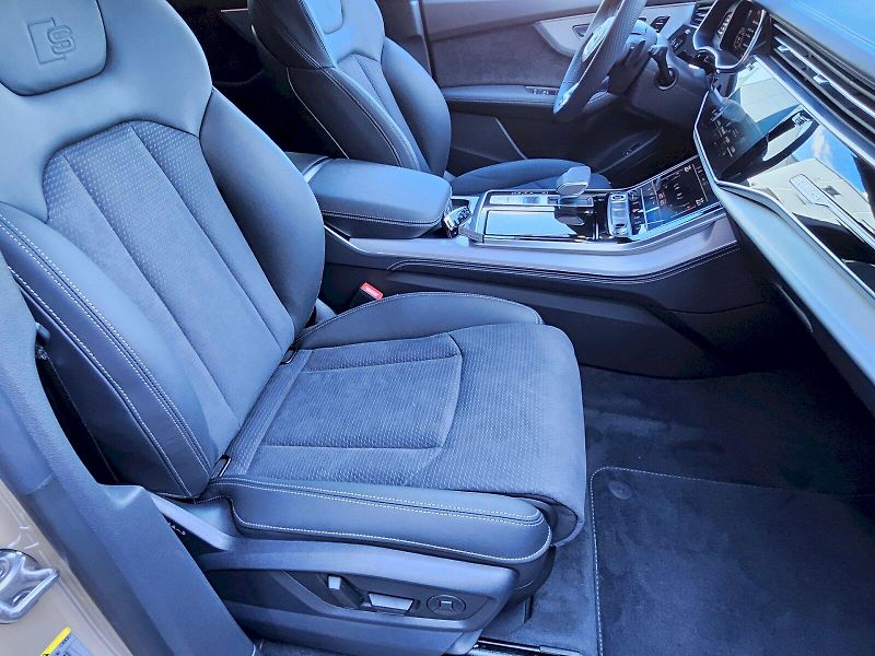 Audi Q8 (2025) 50 TDI 210kW quattro - fotka 22 z 27