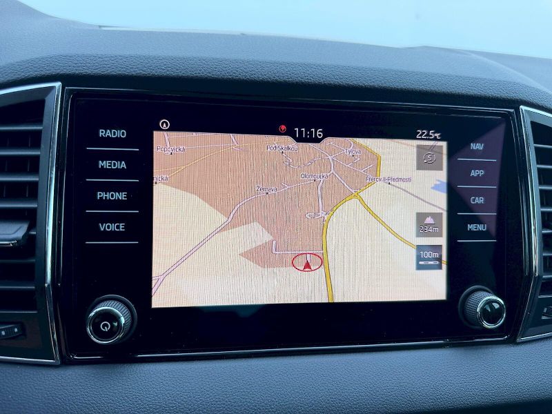 Škoda Karoq (2019) 1.5 TSI 110kW Style VarioFlex - fotka 16 z 35