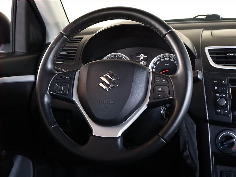 Suzuki Swift (2016) 1.2, Automat, Serv.kniha - fotka 13 z 14