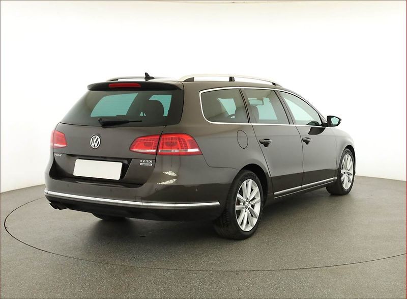 Volkswagen Passat (2013) 2.0 TDI, 4X4, Serv.kniha - fotka 5 z 18
