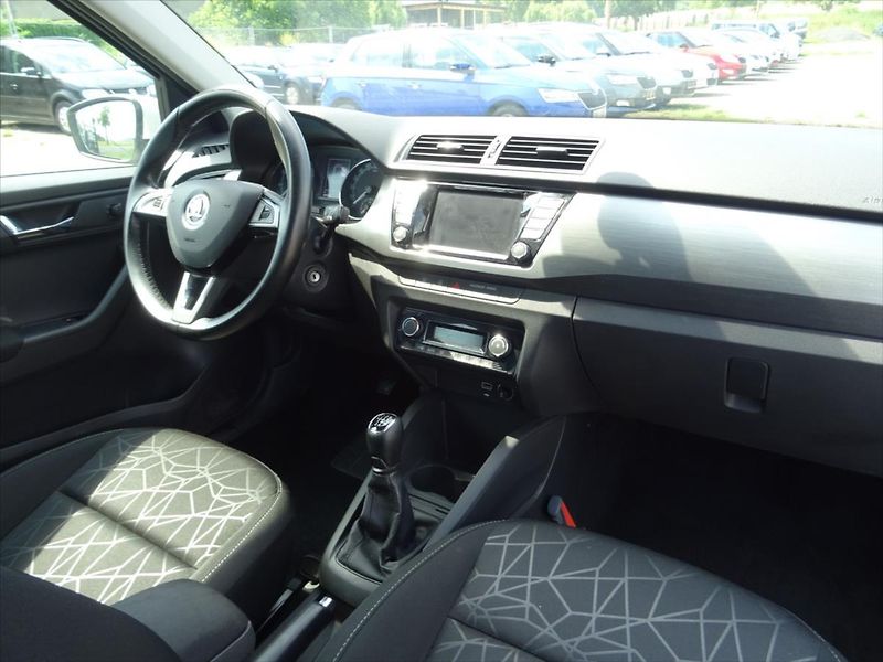 Škoda Fabia 1,0 TSi 70 kW  Clever - fotka 14 z 32