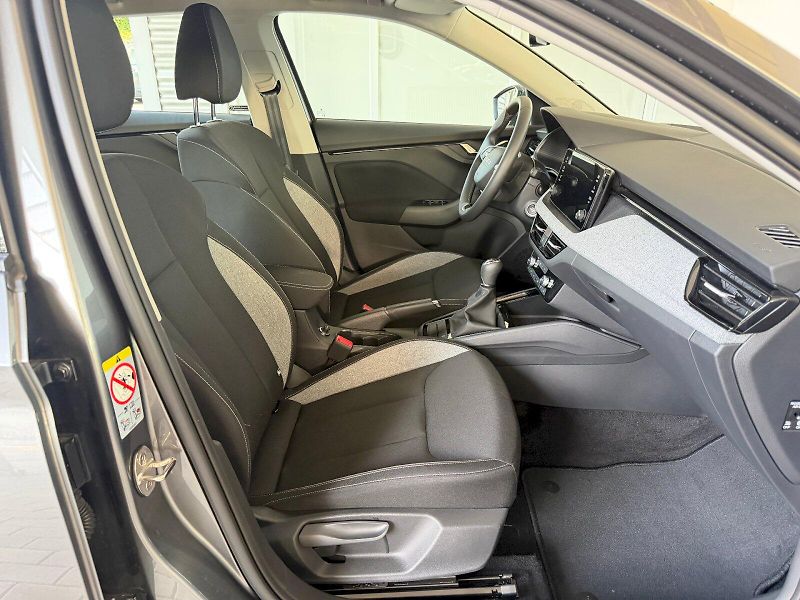 Škoda Scala (2025) Selection 1.0 TSI / 85 kW M6 - fotka 23 z 25