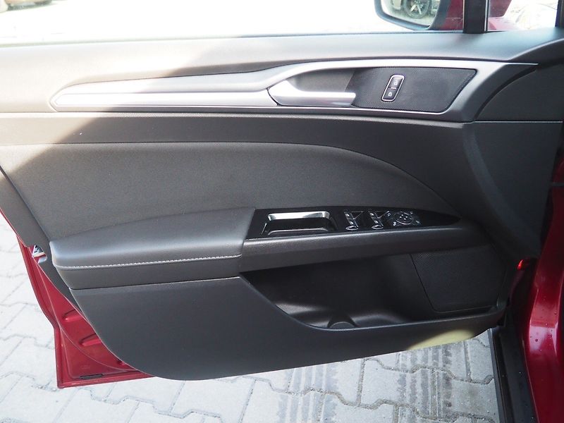 Ford Mondeo (2016) 1.5 TDCi Business Edition, LED - fotka 10 z 32
