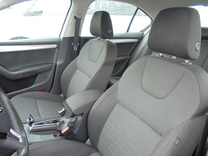 Škoda Octavia (2016) 2.0 TDI-DIGIKLIMA-VYH.SEDADLA - fotka 10 z 11