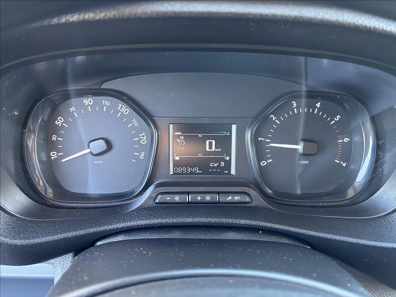 Opel Vivaro 2,0 Cdti 90kW Enjoy L2 DPH - fotka 24 z 33