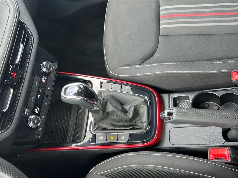 Škoda Fabia 1,0 TSi 85 kW 7DSG MONTE CARLO - fotka 18 z 27