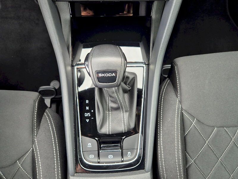 Škoda Karoq (2025) Sportline 1.5TSi 110kW 7°autom - fotka 25 z 31