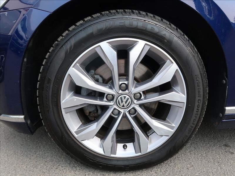 Volkswagen Passat 2,0 TDi,110kW,1majČR,Highline - fotka 26 z 27