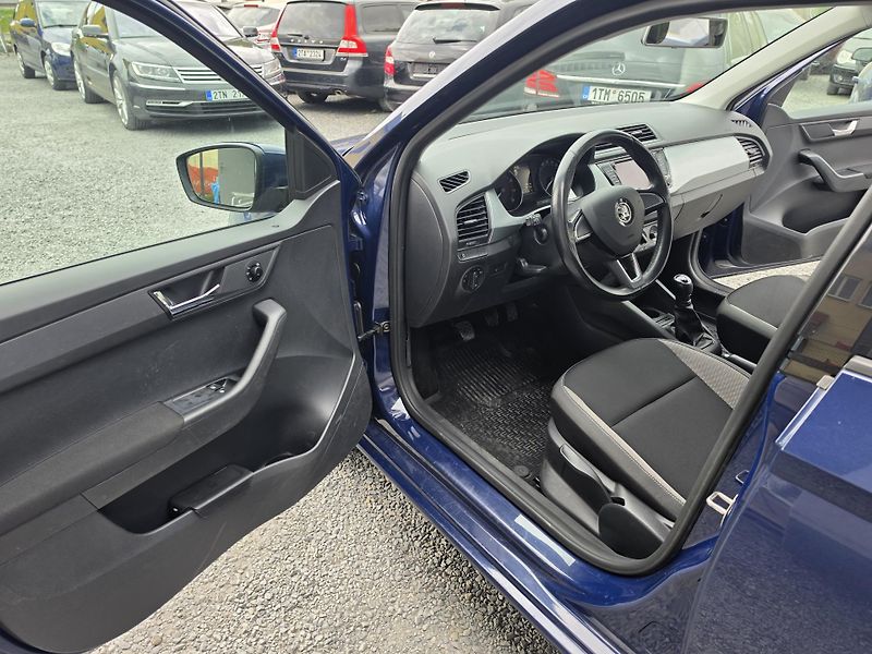Škoda Fabia 1.0 TSI Park Senzor Navi - fotka 10 z 22