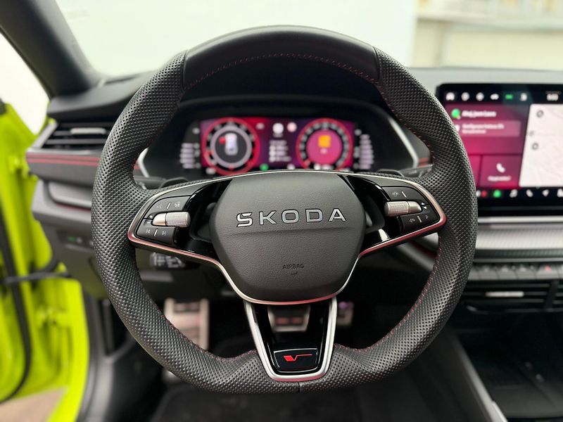 Škoda Octavia RS 2.0 TSI 195 KW DSG Combi - fotka 9 z 28