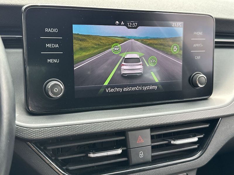 Škoda Kamiq (2022) 1.0 TSI Ambition - fotka 12 z 27
