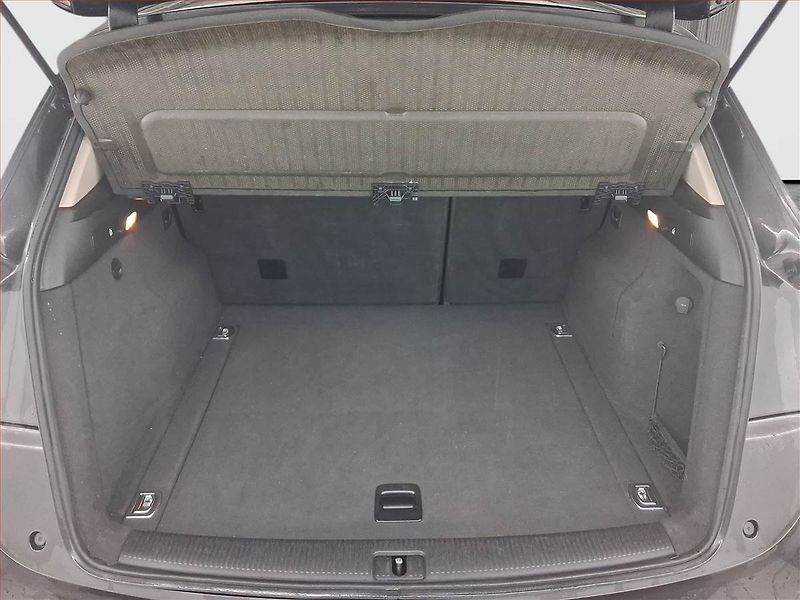 Audi Q5 (2009) 2.0 TDI, 4X4, Tempomat - fotka 13 z 18