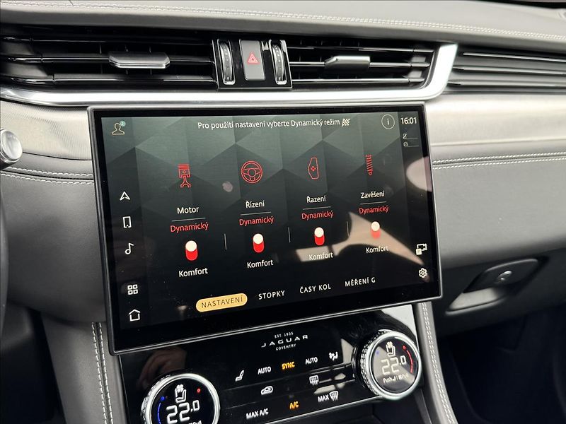 Jaguar F-Pace 3,0 P400 R-Dynamic SE AWD AT - fotka 27 z 31