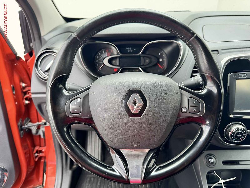 Renault Captur (2017) 0.9 TCe, ČR, AC, TZ, park - fotka 12 z 16