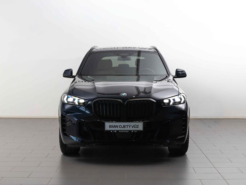 BMW X5 xDrive40d - fotka 2 z 23