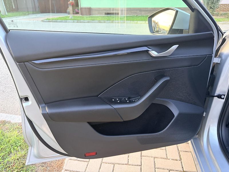 Škoda Octavia 2.0TDI 110KW DSG LED FACELIFT - fotka 10 z 53