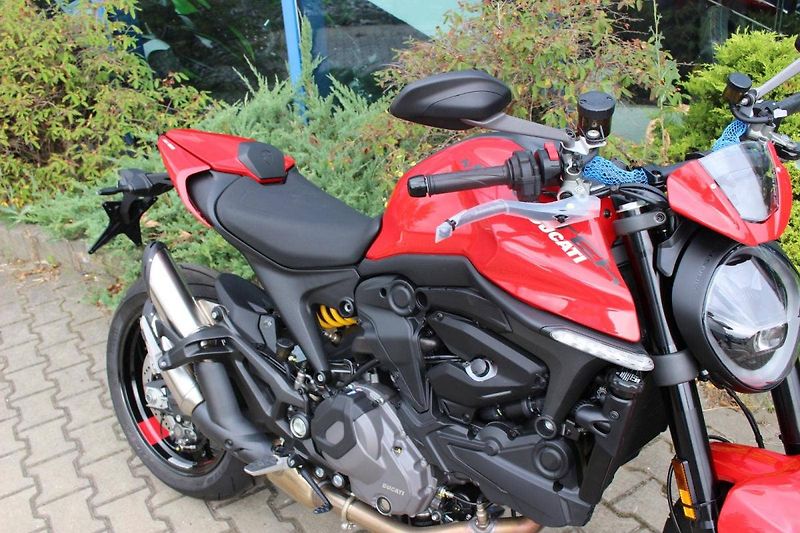Ducati (2025) MONSTER 950 2025 RED - fotka 2 z 7