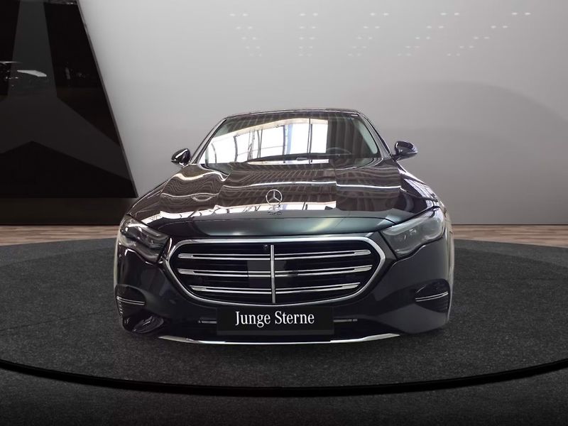 Mercedes-Benz Třídy E 220d 4M Excl. Premium HuD Vent - fotka 2 z 12