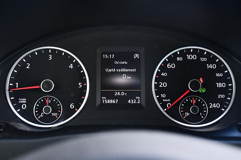 Volkswagen Tiguan 2.0TDi 110kW TAŽNÉ DSG 4MOTION - fotka 29 z 47